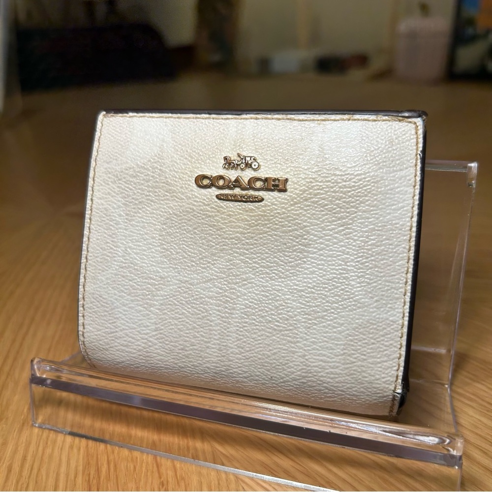 Coach Snap Bifold Ivory Wallet